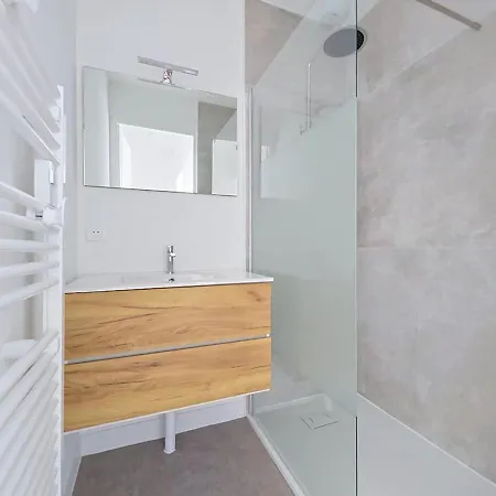 Grand T5 100m2 Lumineux - Climatise - 10 Min Du Centre-ville Sainte-Savine