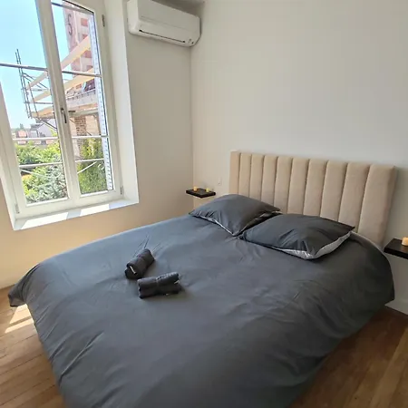 Grand T5 100m2 Lumineux - Climatise - 10 Min Du Centre-ville 아파트
